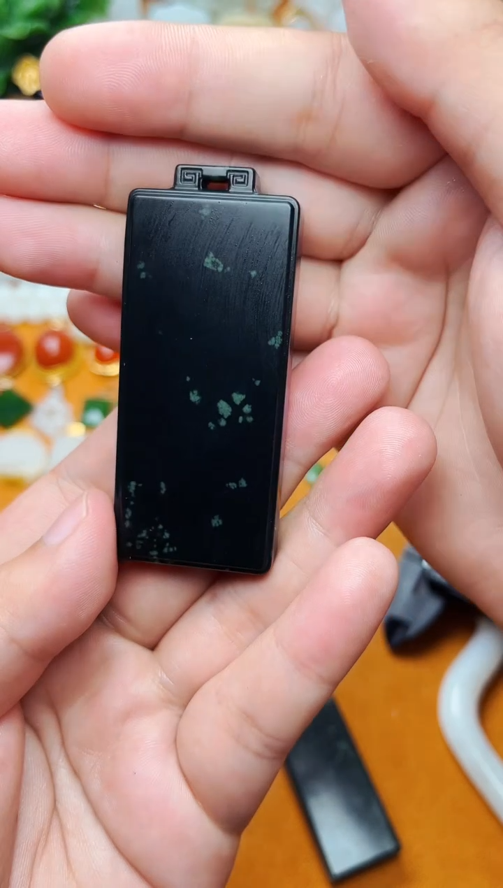 【闪购商品】和田玉颈饰未镶嵌无事牌