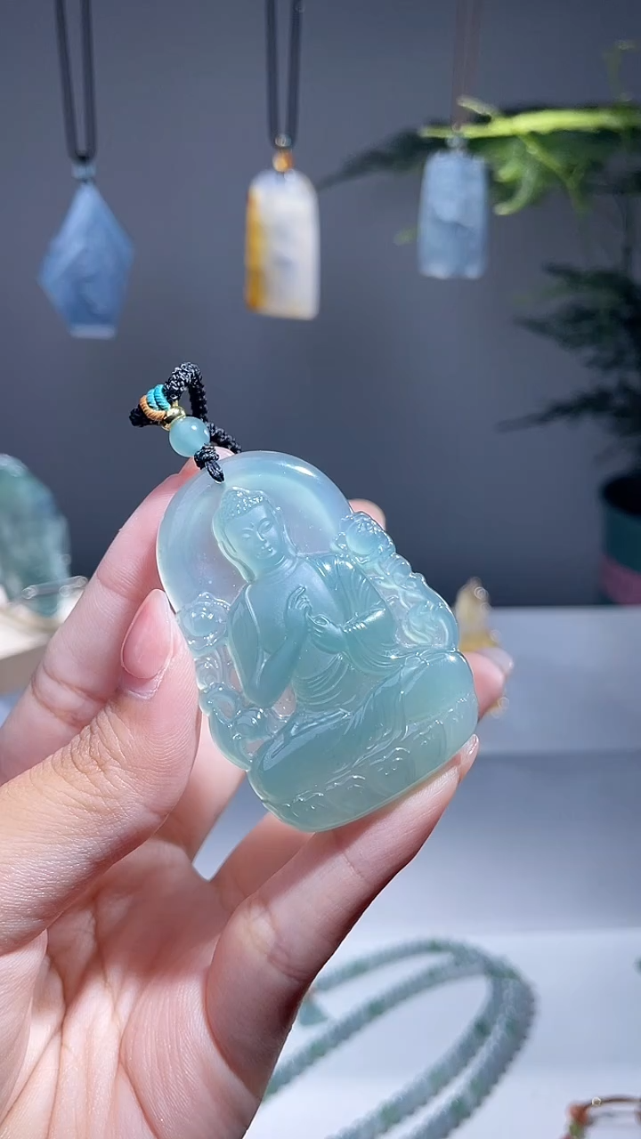 颈饰未镶嵌翡翠大日