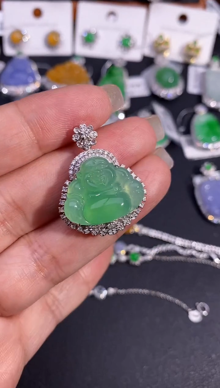 【闪购商品】翡翠吊坠(不含链)18K金镶嵌吊坠