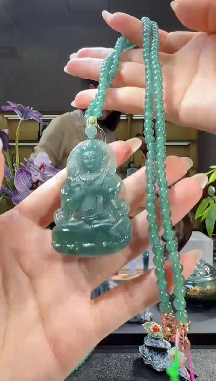 吊坠(赠链)未镶嵌翡翠观音（多样性发其一）