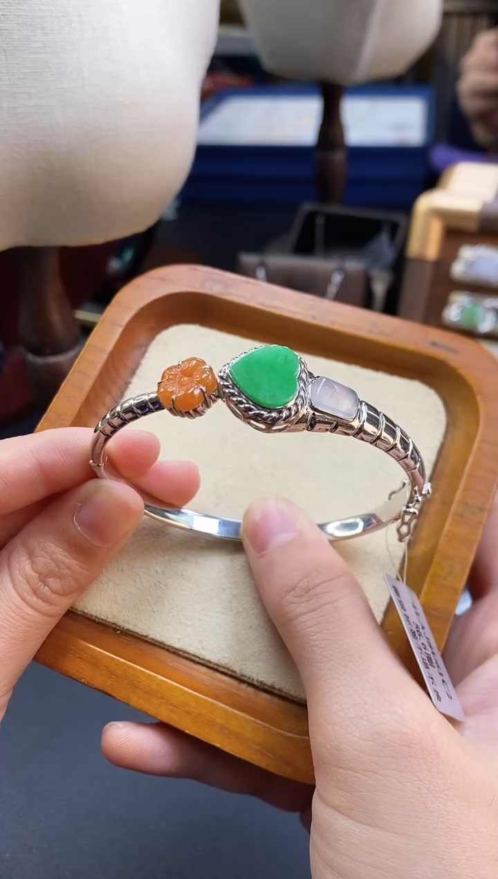 颈饰银S925镶嵌翡翠8101