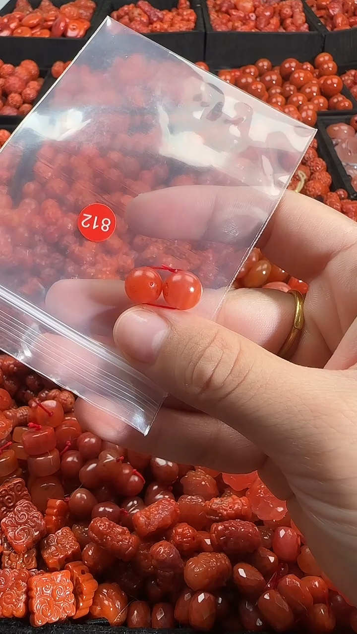 颈饰未镶嵌南红玛瑙1