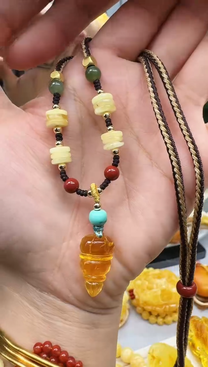 【闪购商品】琥珀裸石未镶嵌挂坠