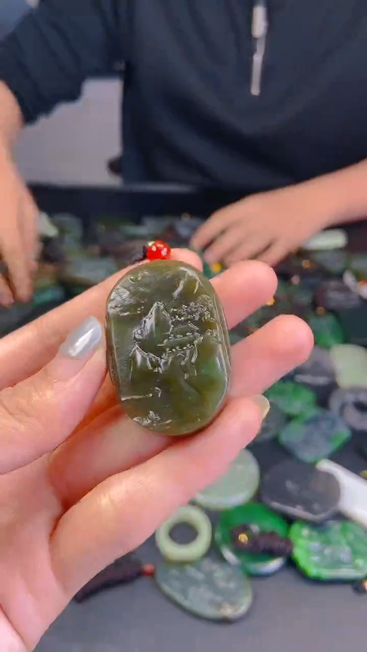 颈饰未镶嵌和田玉1