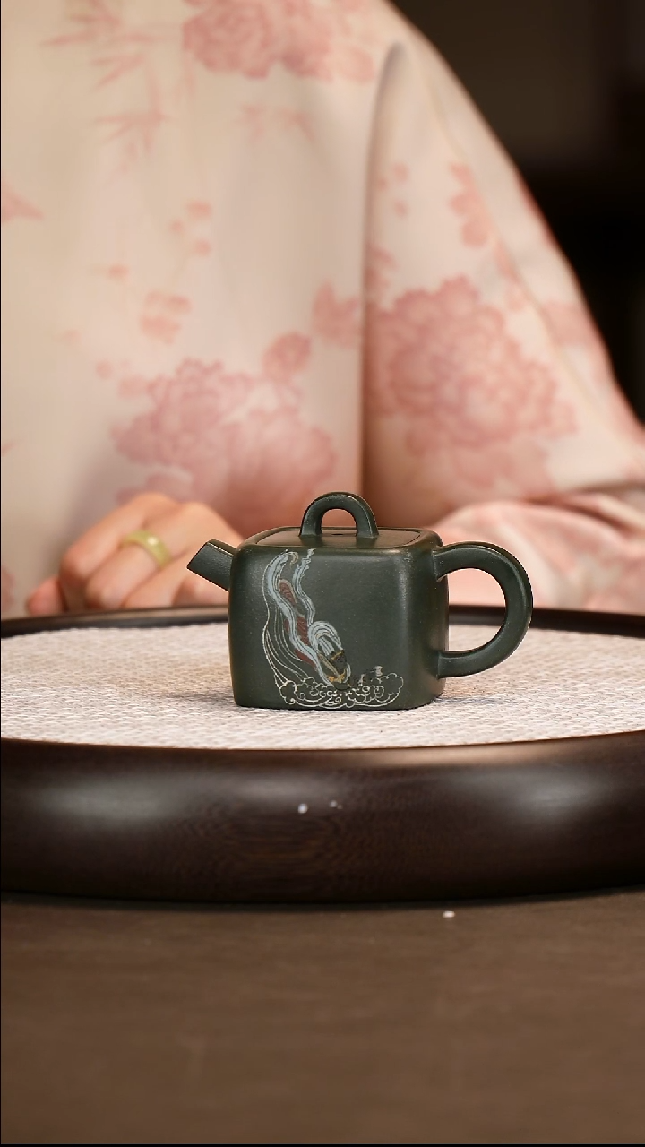 茶壶紫砂 【王品荣】绿泥四方巨轮   190CC