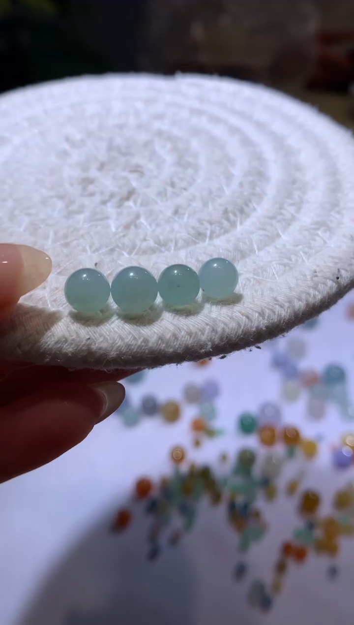 【闪购商品】定制翡翠未镶嵌7*四颗珠子110+11