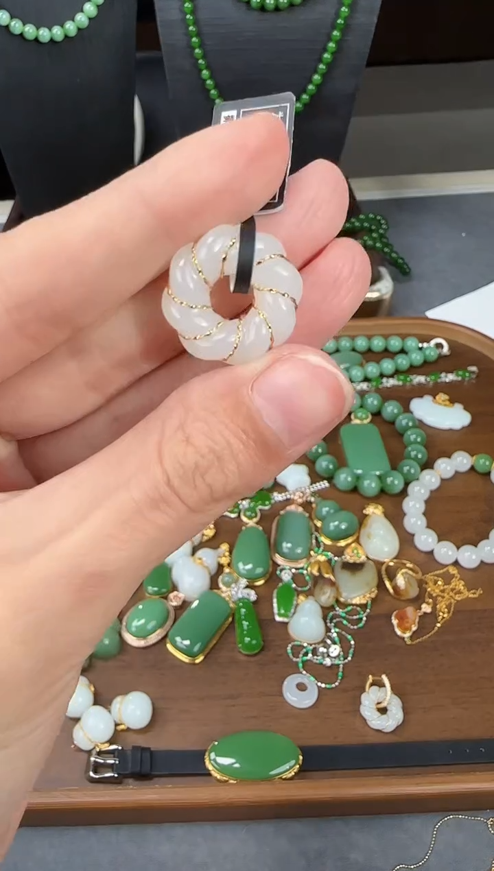 吊坠(不含链)未镶嵌和田玉1