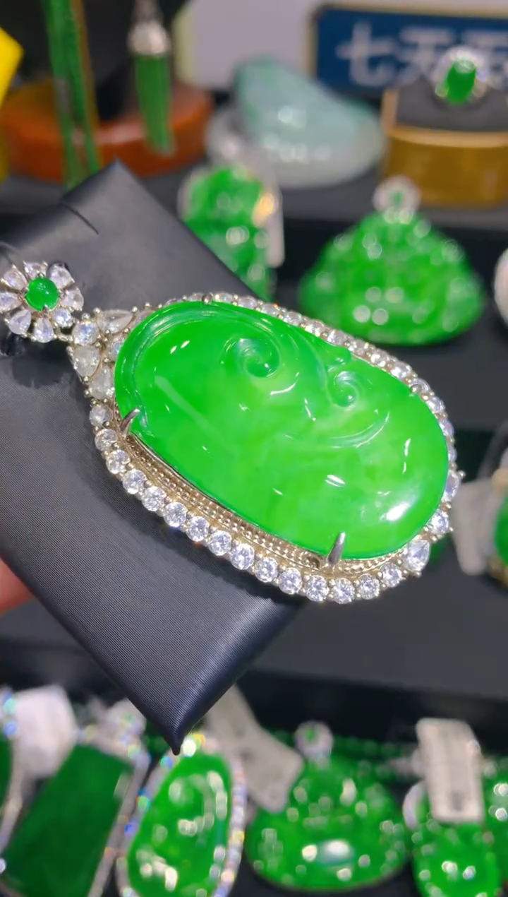 【闪购商品】翡翠颈饰银S925镶嵌36一季