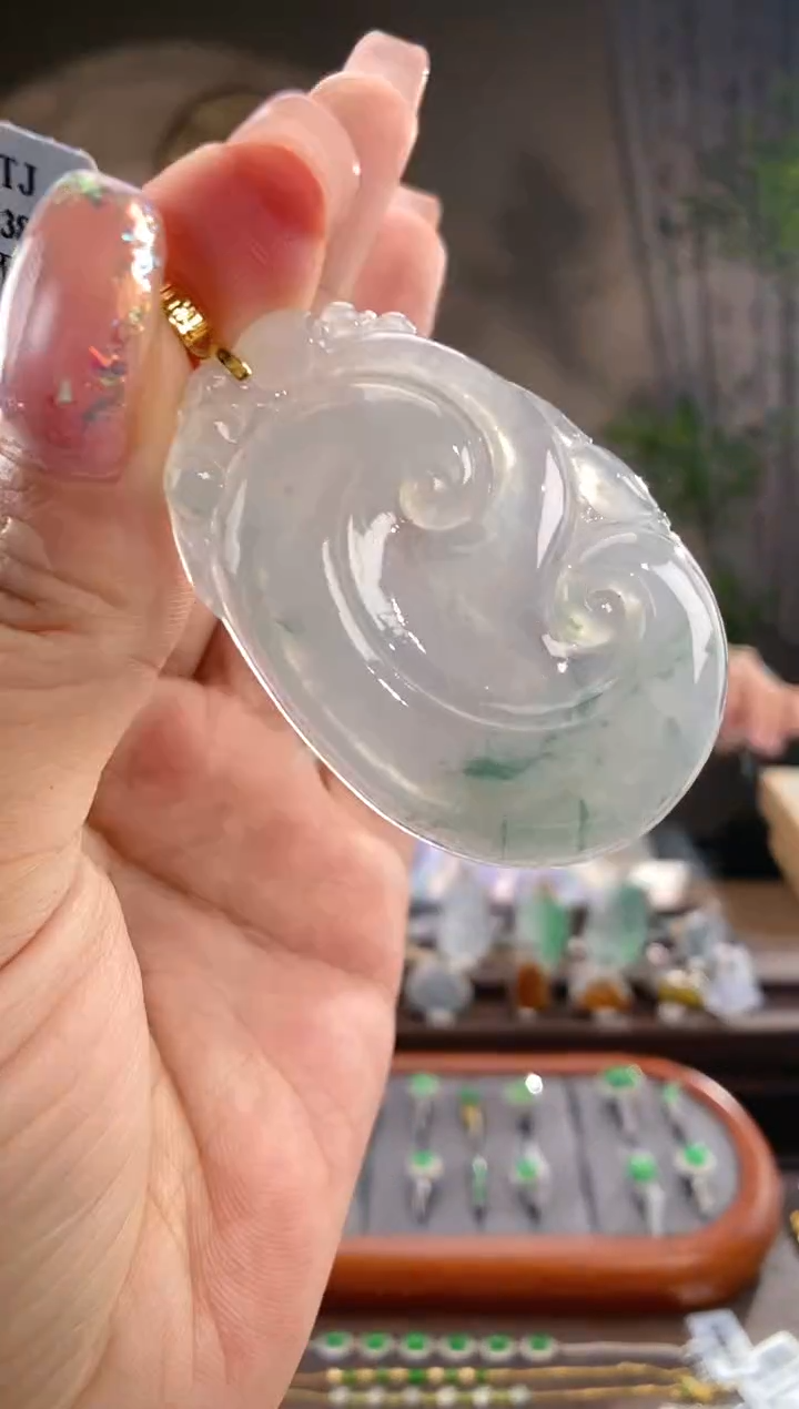 翡翠18K金镶嵌吊坠(不含链)如意