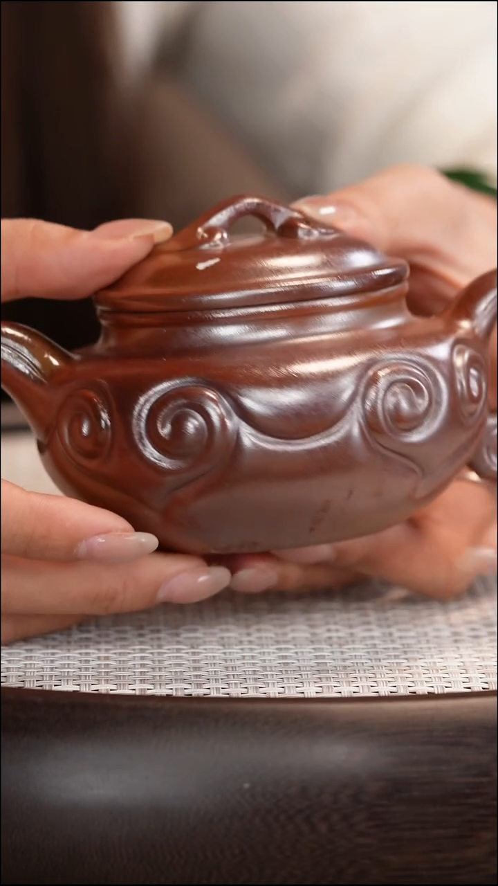 茶壶紫砂【张杏娟】黄玉段柴烧 仿古如意 260cc