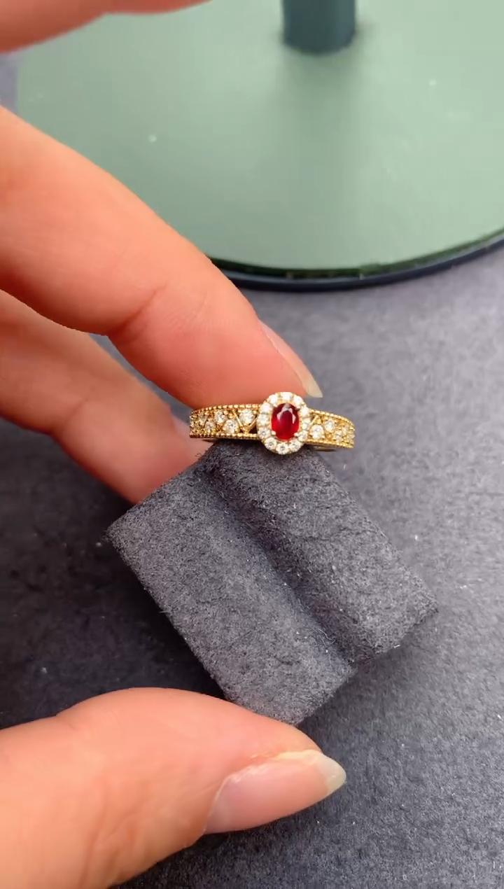 红宝石戒指18K金镶嵌21分红宝石戒指