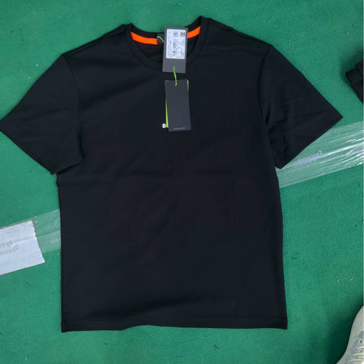 LB男士胸口压花男士圆领T恤