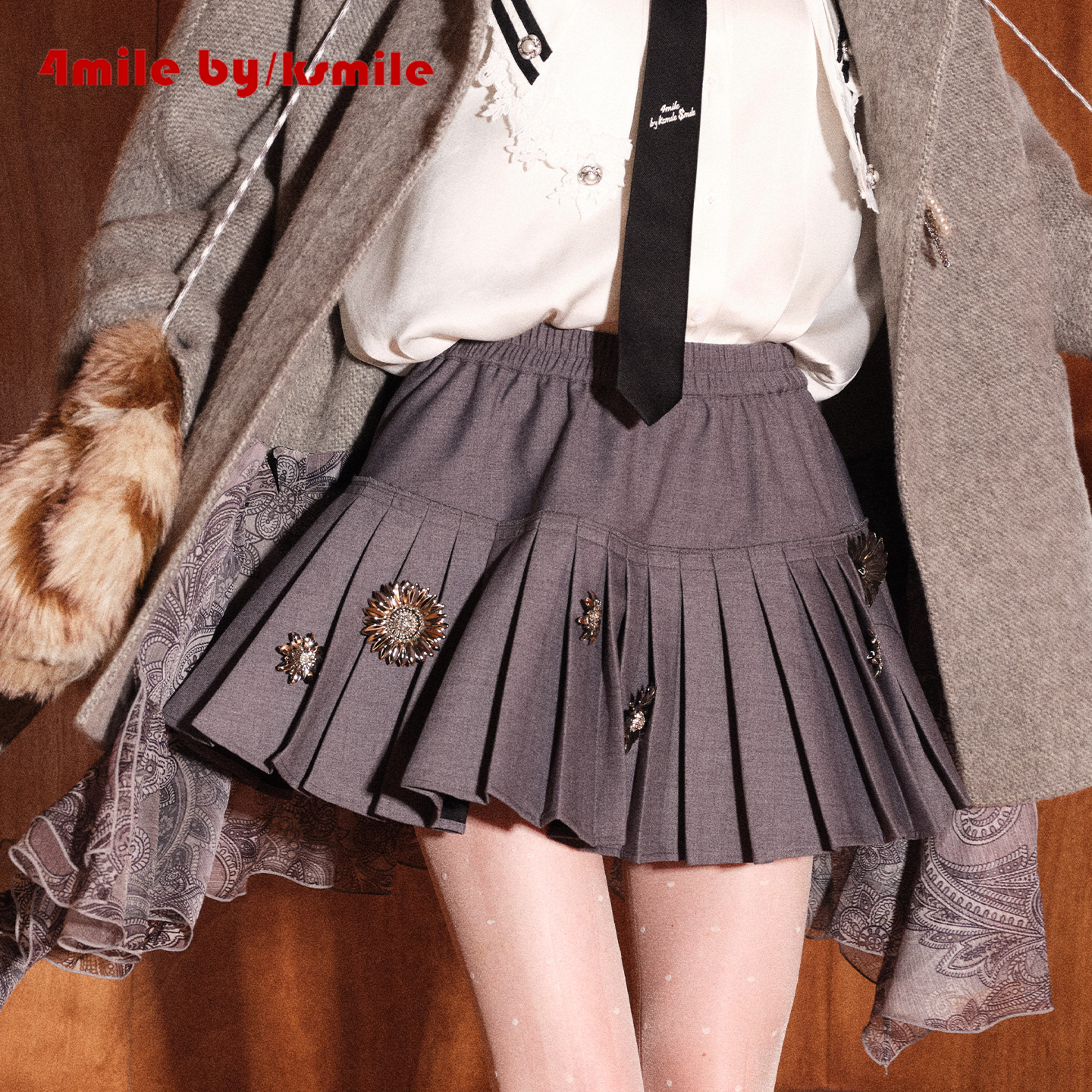 4MILE BY KSMILE | 散落繁花波浪立体环绕剪裁学院风百褶半身裙