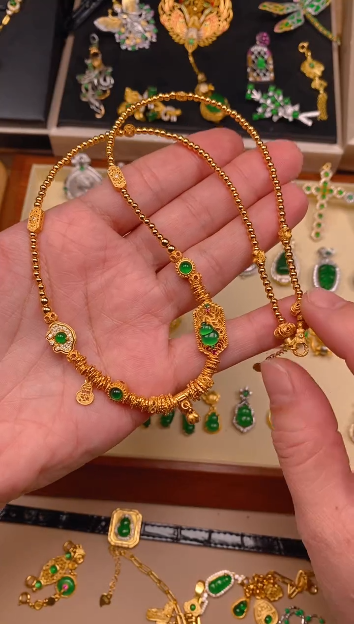 【闪购商品】翡翠吊坠(不含链)银S925镶嵌盘缠项链