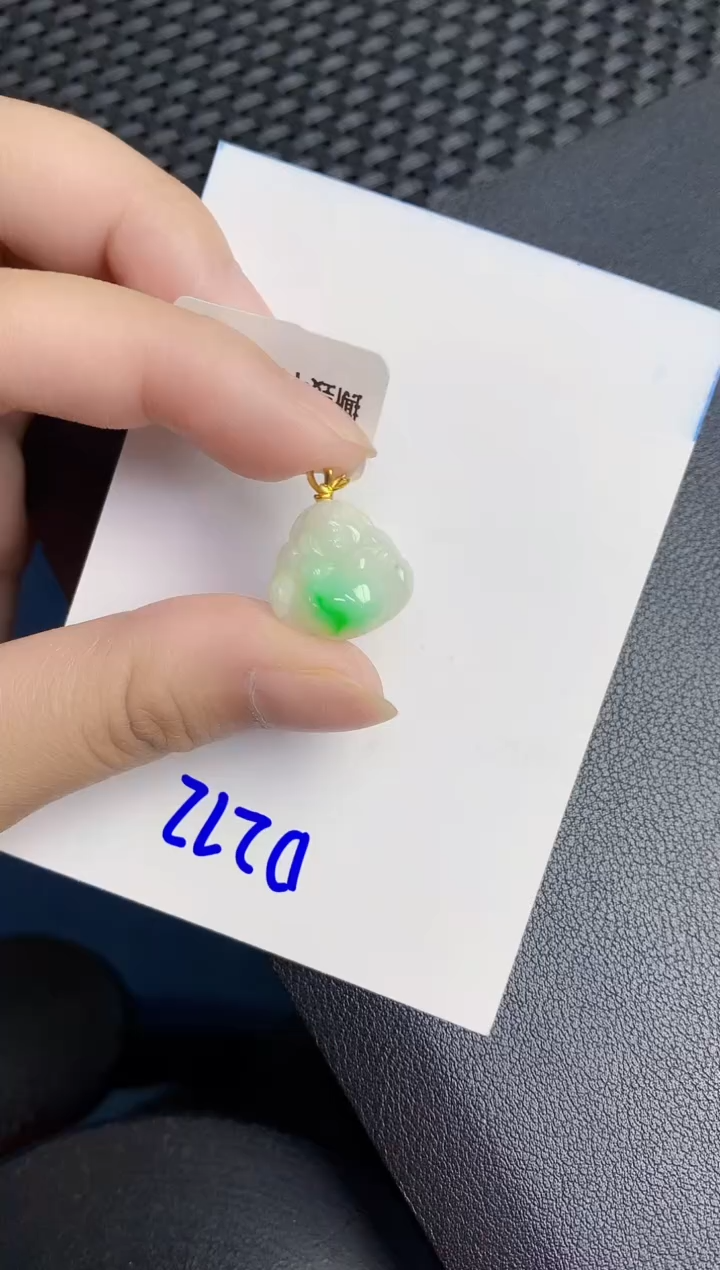 翡翠18K金镶嵌颈饰000000000