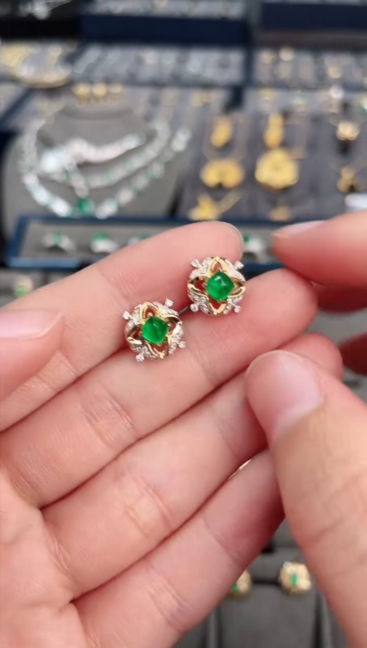 【闪购商品】祖母绿耳饰18K金镶嵌0.78ct/潘杰希尔