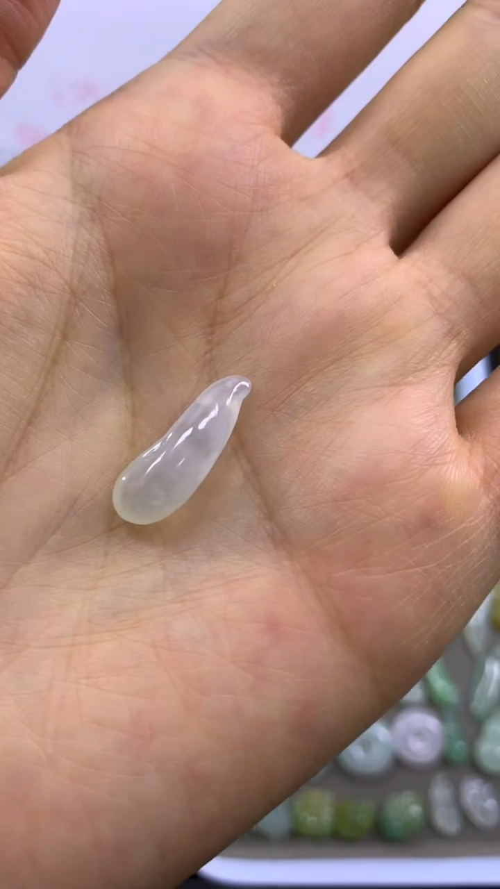 颈饰未镶嵌翡翠暖*?缅甸天然A货翡翠