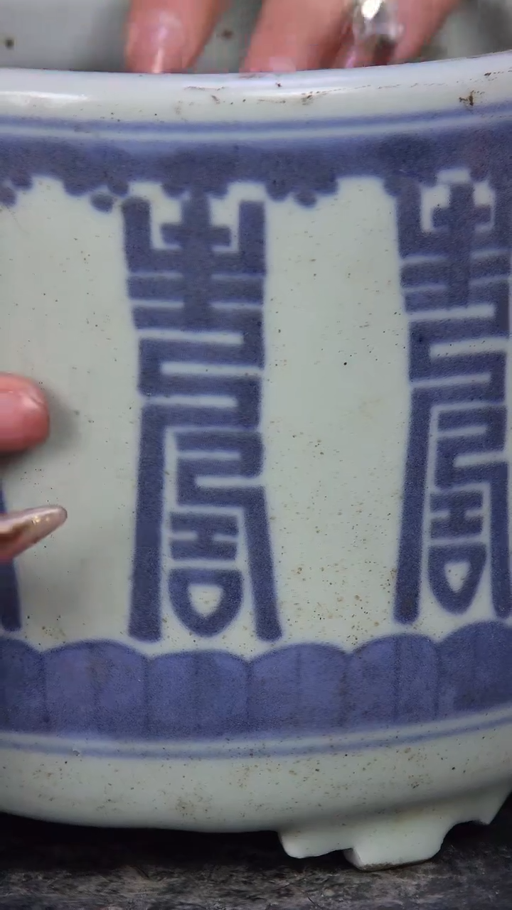 陶瓷精品三足炉11