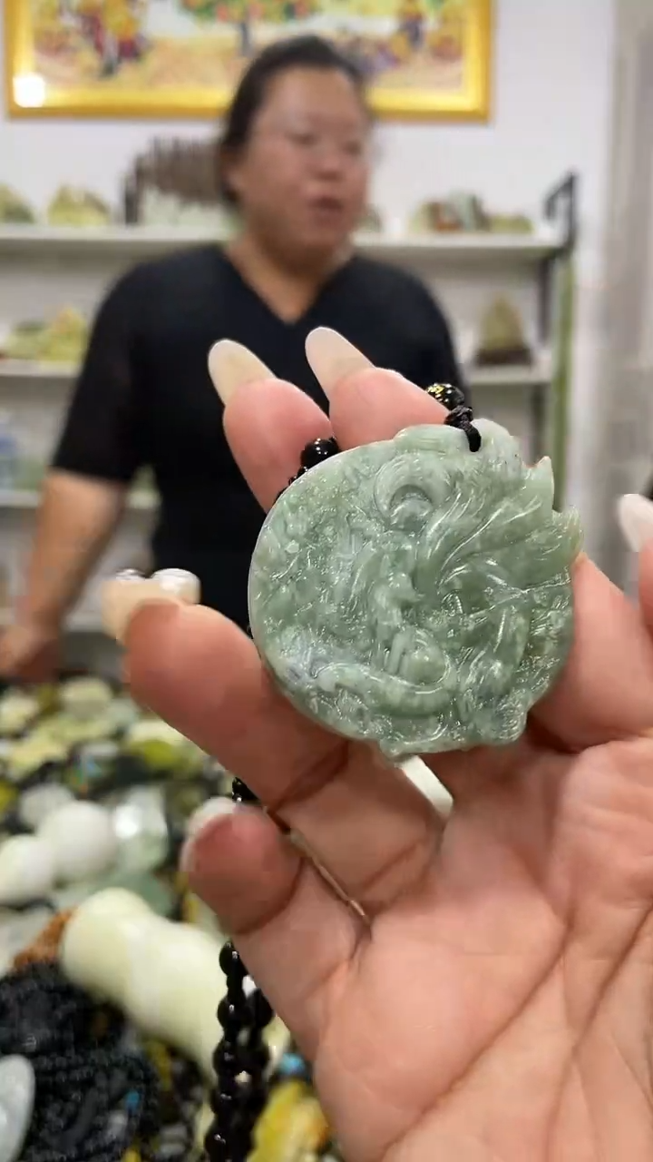 岫玉未镶嵌吊坠