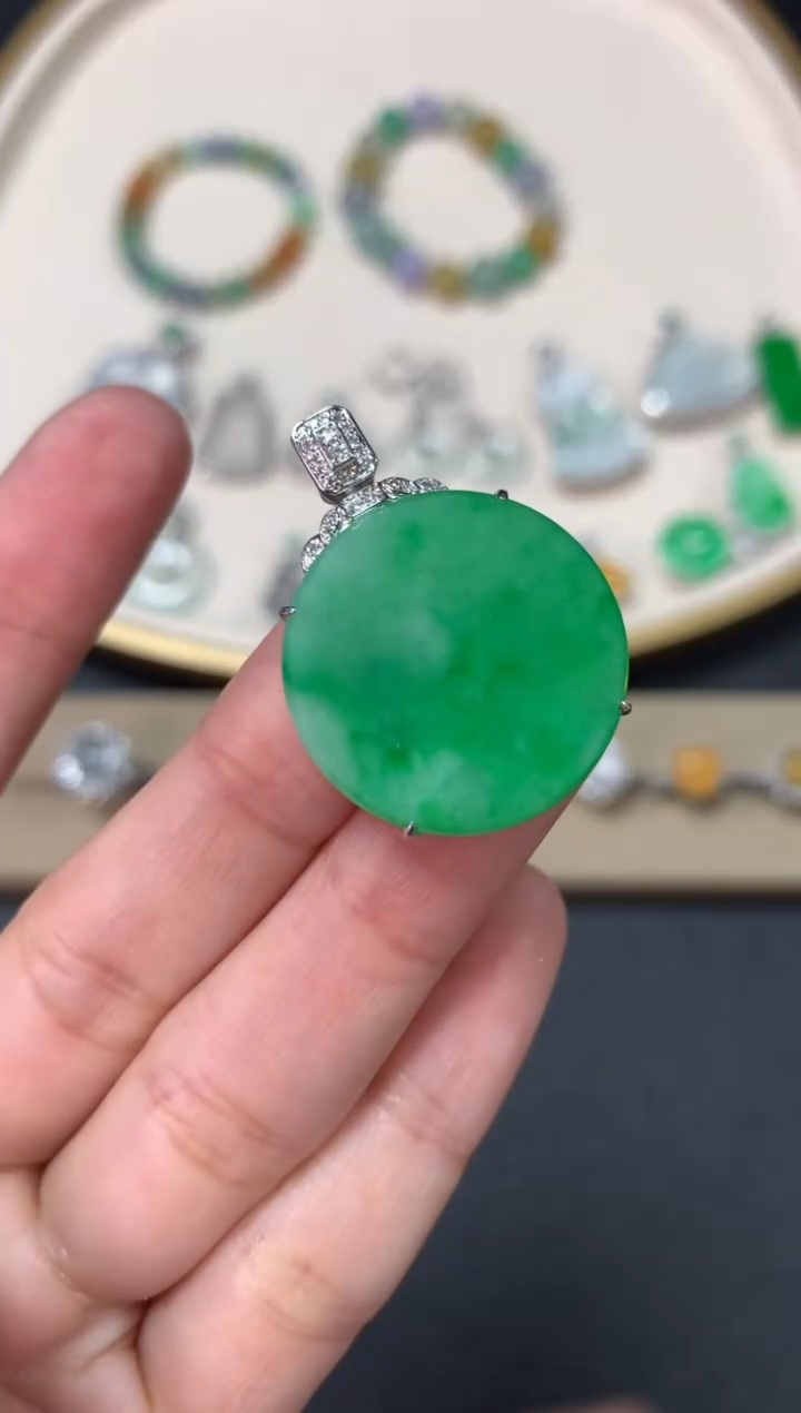 【闪购商品】翡翠吊坠(不含链)18K金镶嵌无事牌吊坠11800