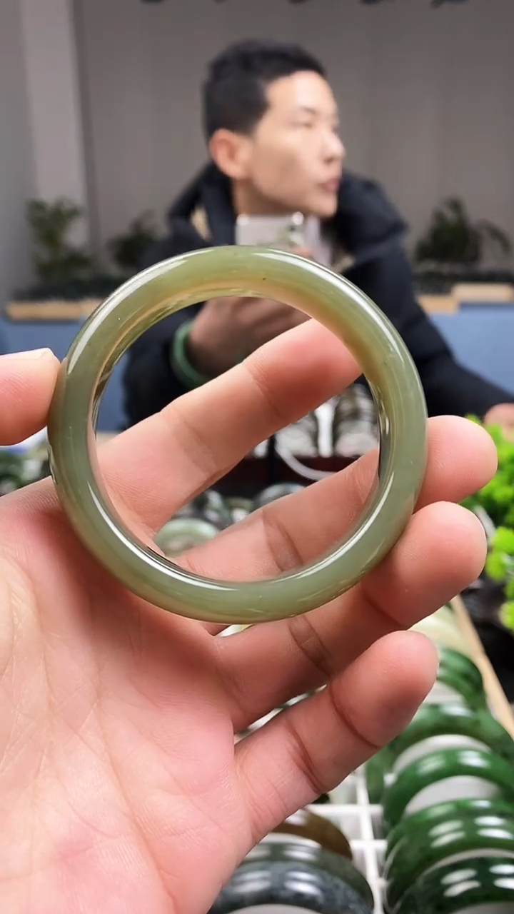 【闪购商品】和田玉手镯未镶嵌53