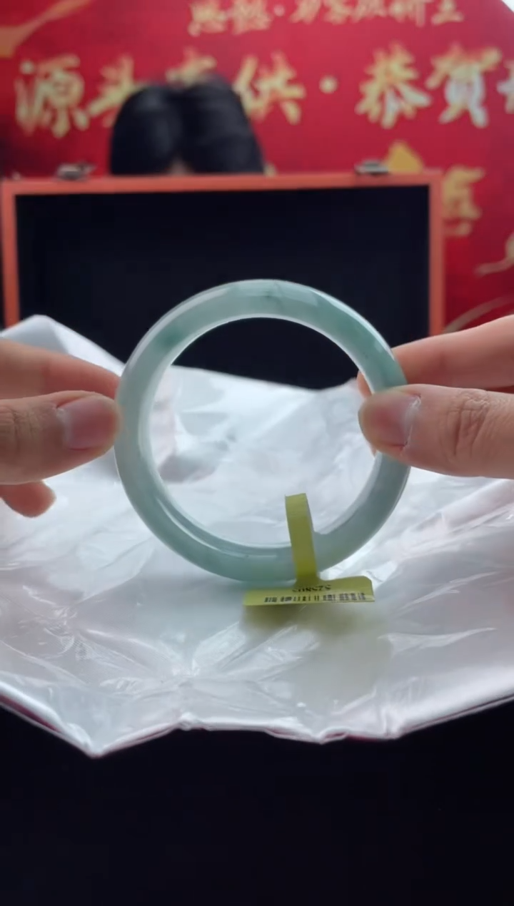 【闪购商品】翡翠手镯未镶嵌14翡翠手镯（微瑕）