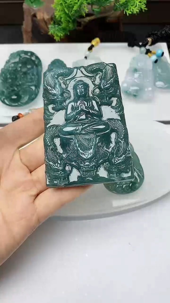 【闪购商品】翡翠颈饰未镶嵌