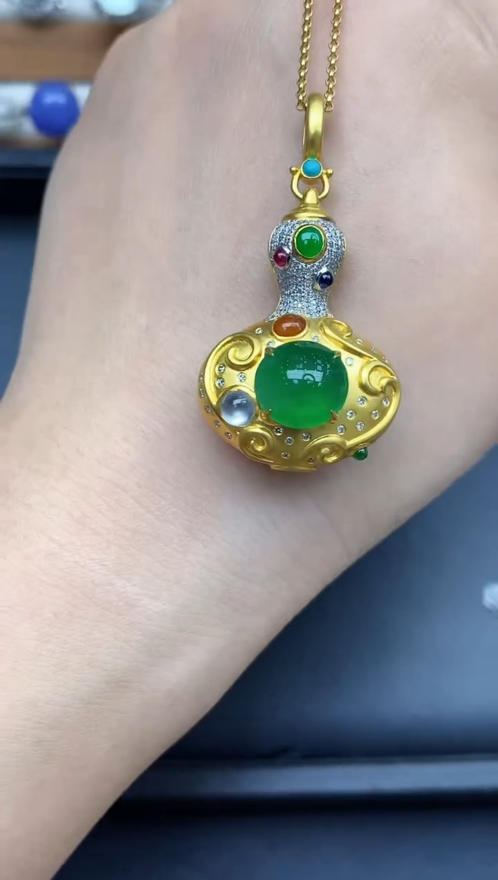 颈饰18K金镶嵌翡翠588-中国好珍宝