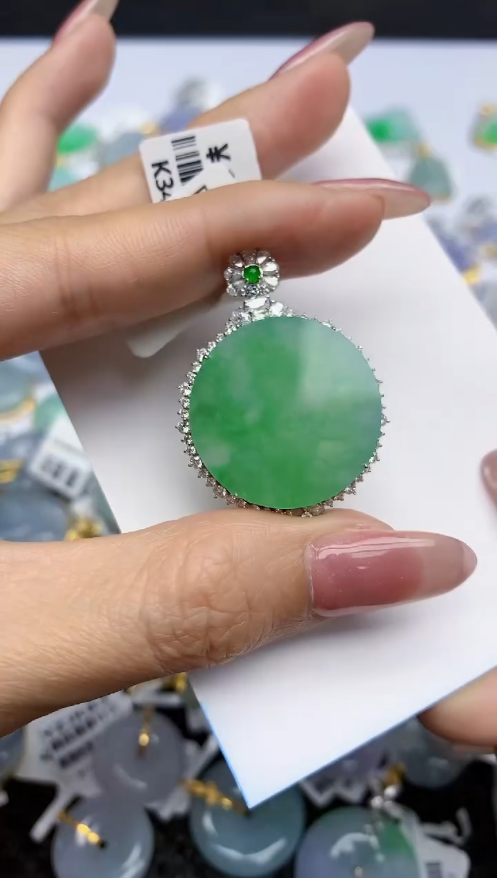 【闪购商品】翡翠挂件18K金镶嵌天然翡翠A货