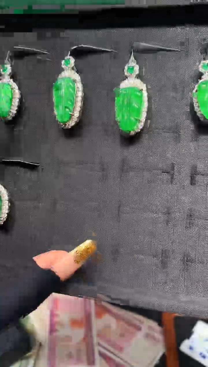 【闪购商品】定制翡翠未镶嵌22定制翡翠-多样性发货（发其一）