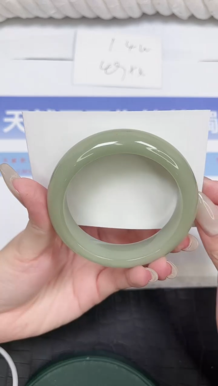 未镶嵌手镯石英质玉133-54.3