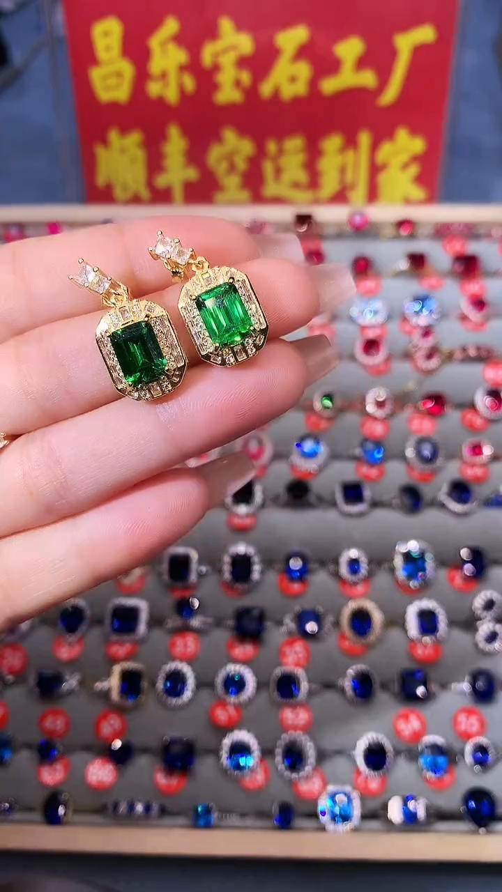 【闪购商品】透辉石耳饰银S925镶嵌1111