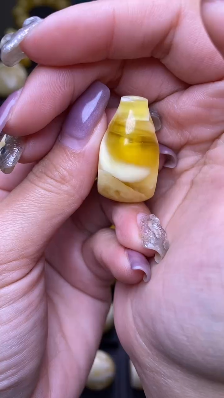 【闪购商品】琥珀裸石未镶嵌葵. 22