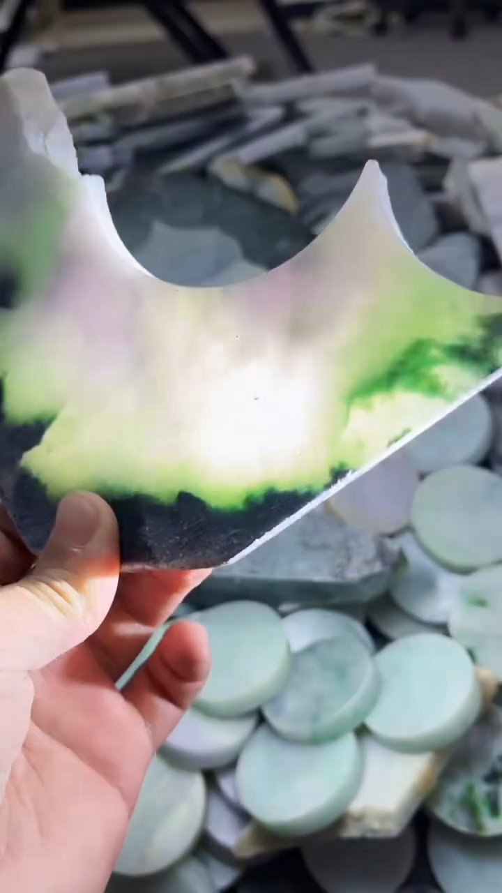 【闪购商品】翡翠挂件未镶嵌A货康壹090