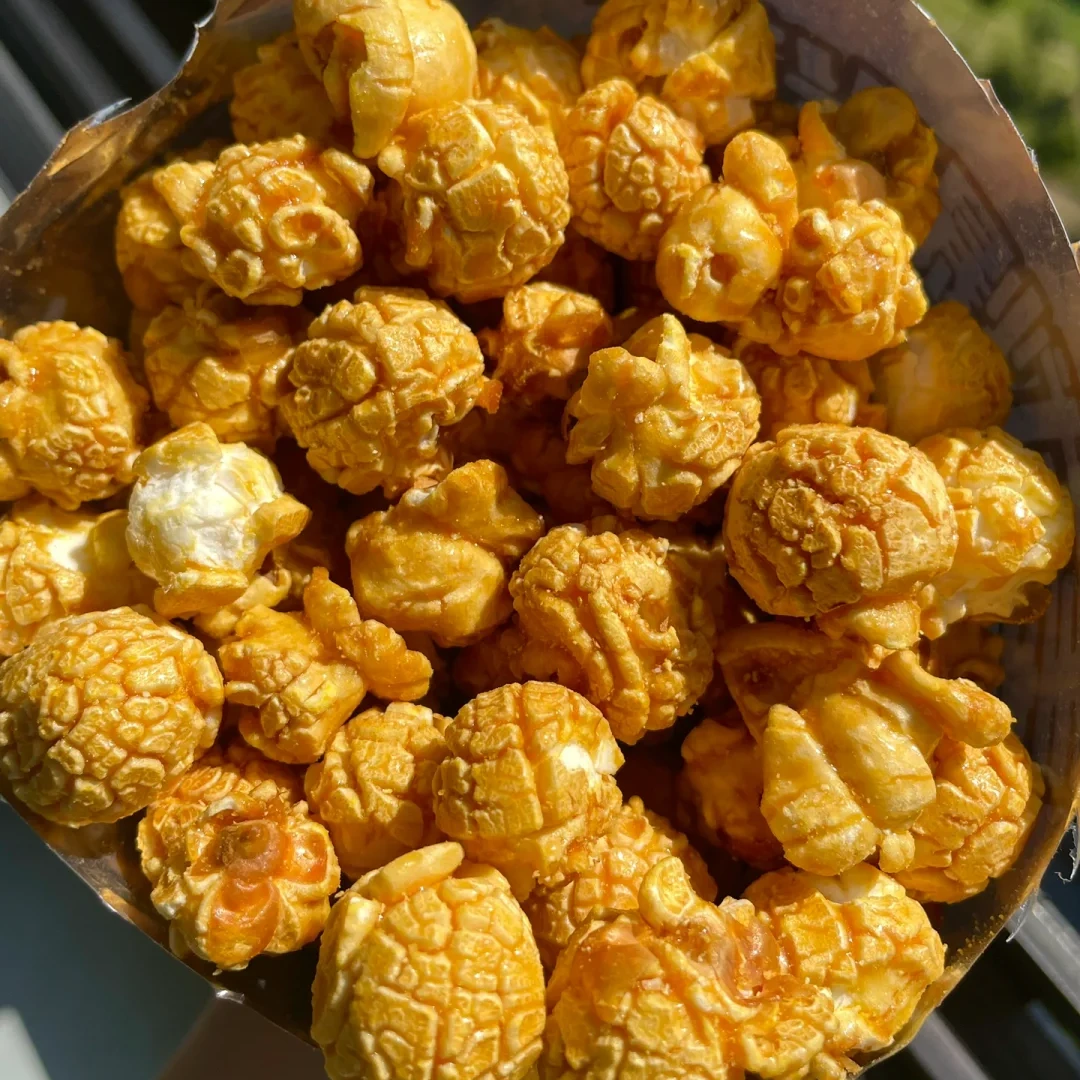 爆米花焦糖-2香脆现发开袋即食球形焦糖奶油味爆米花玉米电影院同款追剧小零食