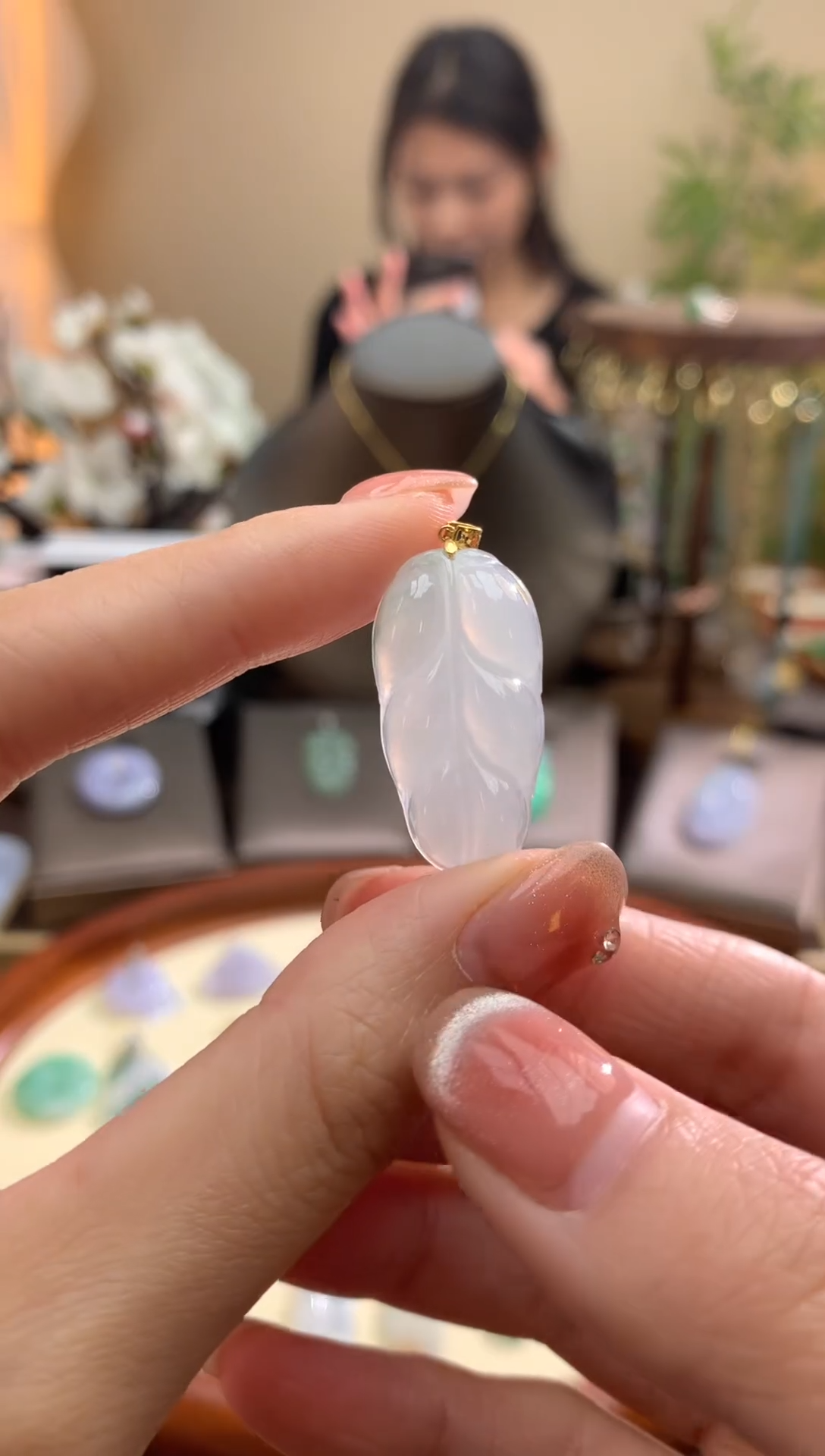 【闪购商品】翡翠颈饰18K金镶嵌叶子
