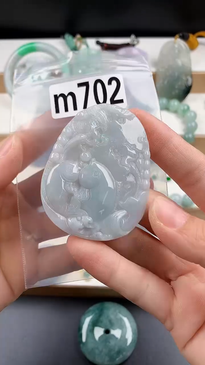 颈饰未镶嵌翡翠天然翡翠吊坠挂件