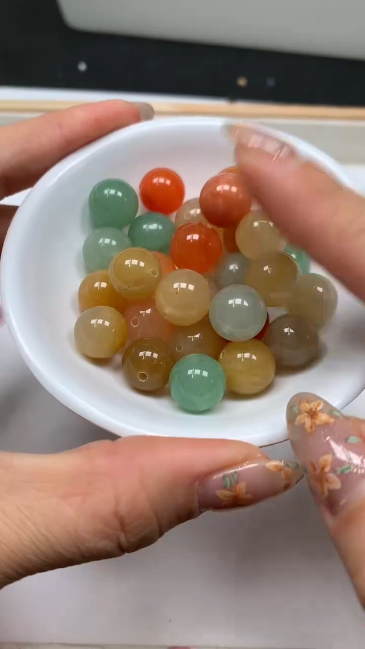 未镶嵌散珠石英质玉B412 三彩金丝玉12mm6个9元（带绿）