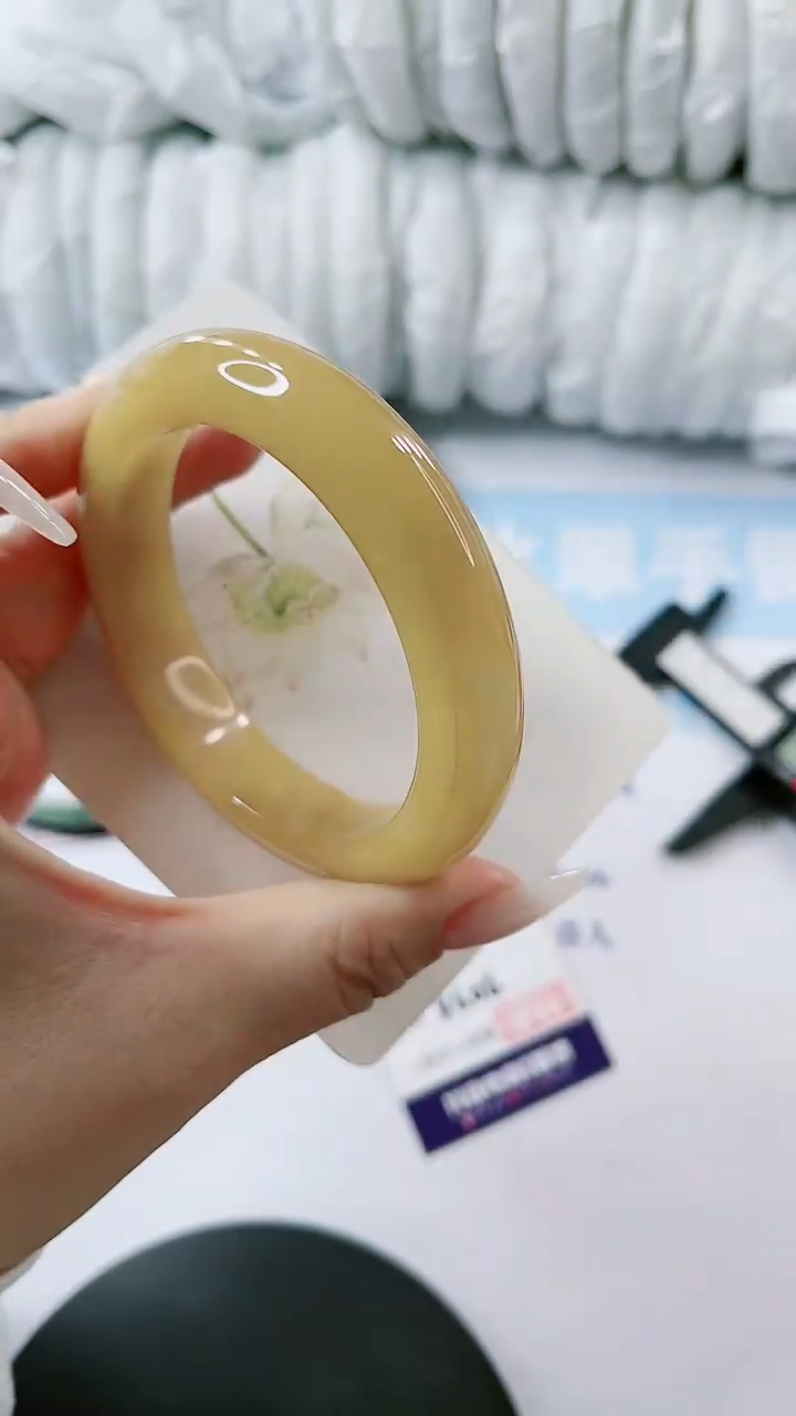 【闪购商品】石英质玉手镯未镶嵌多样性发货V606