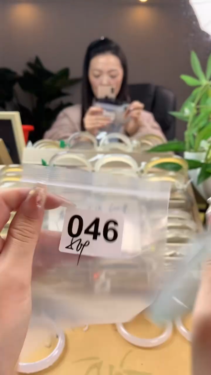 【闪购商品】玛瑙/玉髓手镯未镶嵌046