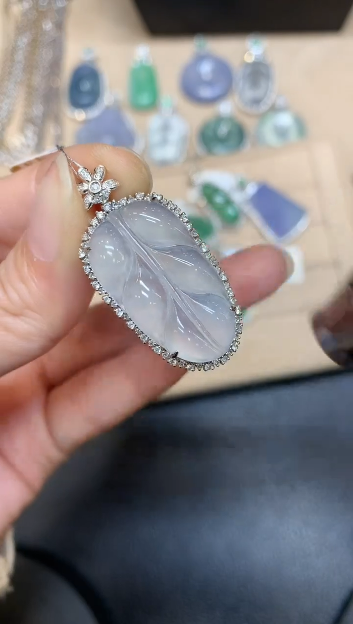 【闪购商品】翡翠吊坠(不含链)18K金镶嵌树叶【无服务费