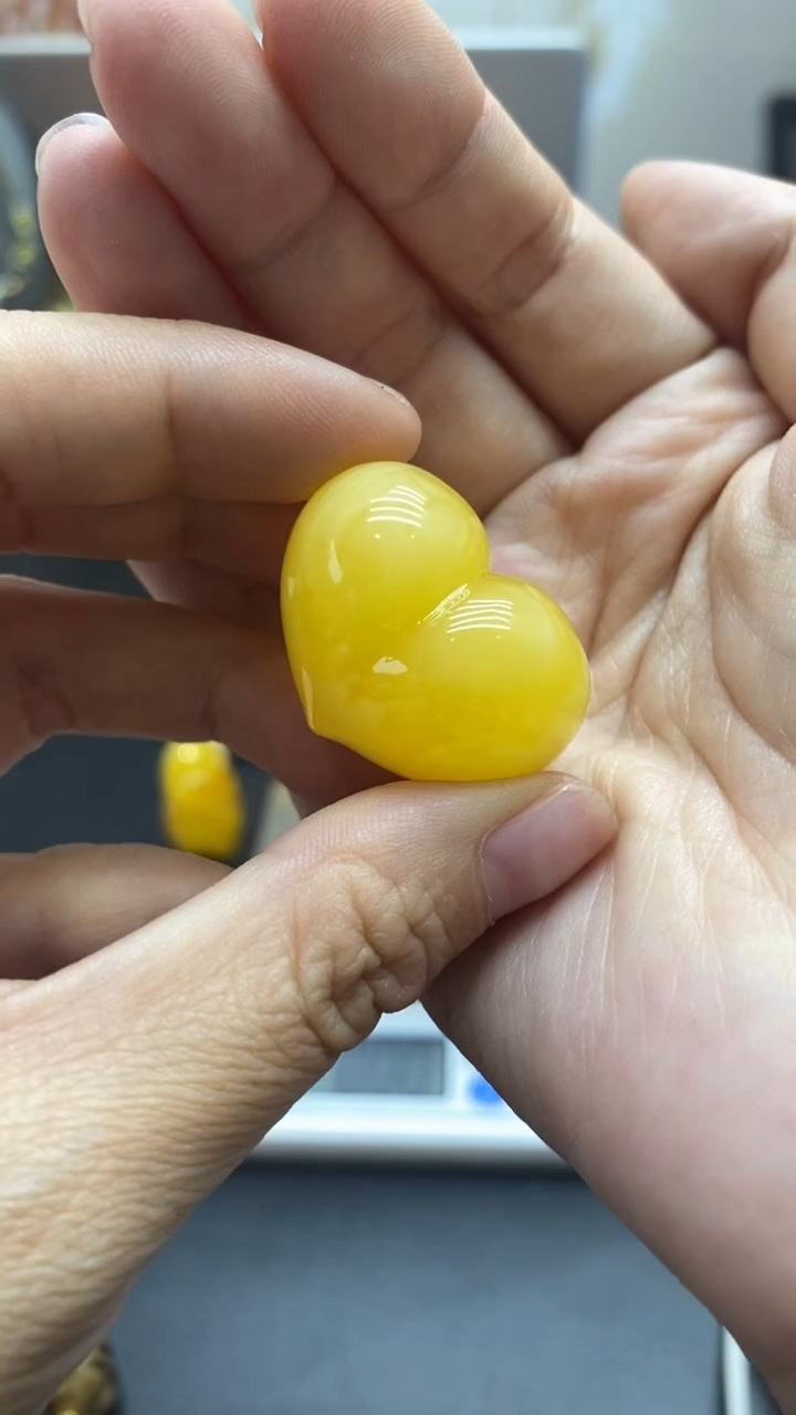 琥珀未镶嵌珠宝奇石2634