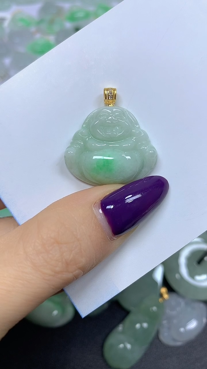 颈饰未镶嵌翡翠 