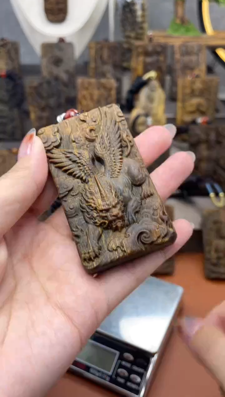 木木雕款芽庄 貔貅7cm送养香瓶 