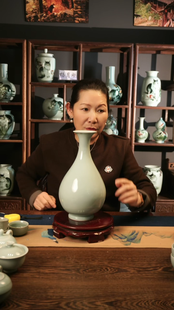 【闪购商品】龙泉青瓷 粉青 玉壶春