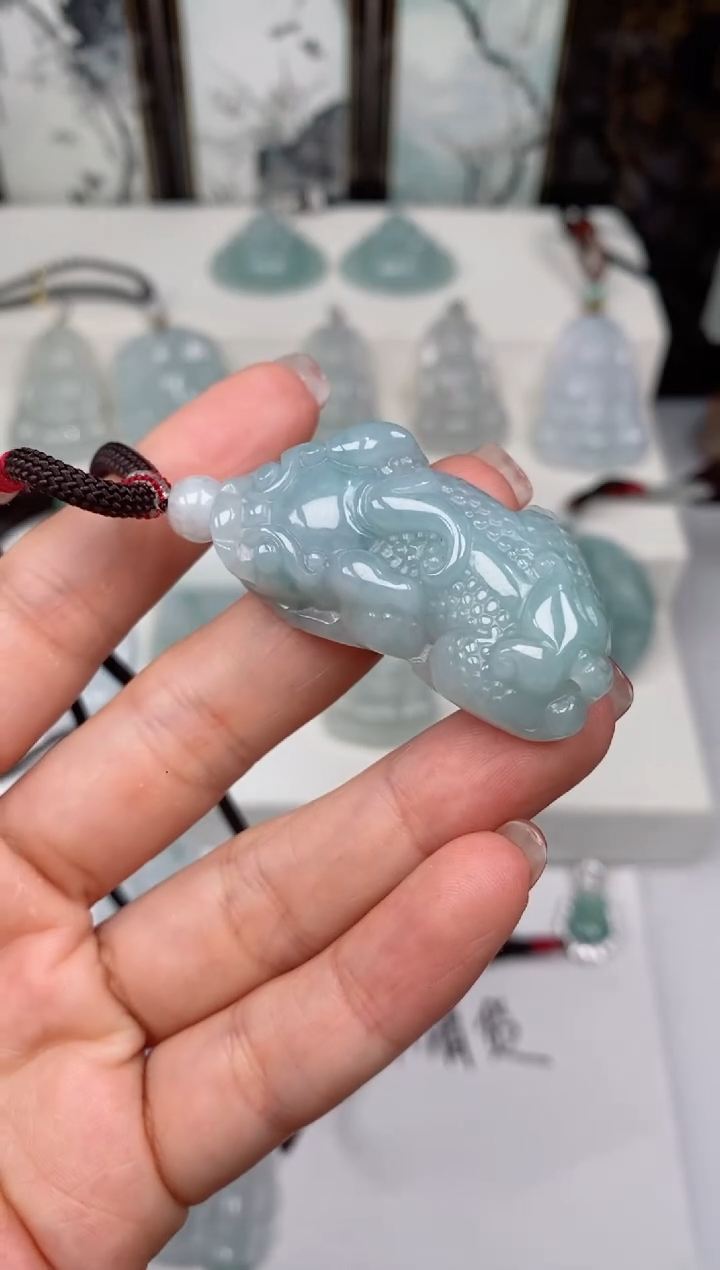 【闪购商品】翡翠颈饰未镶嵌吊坠