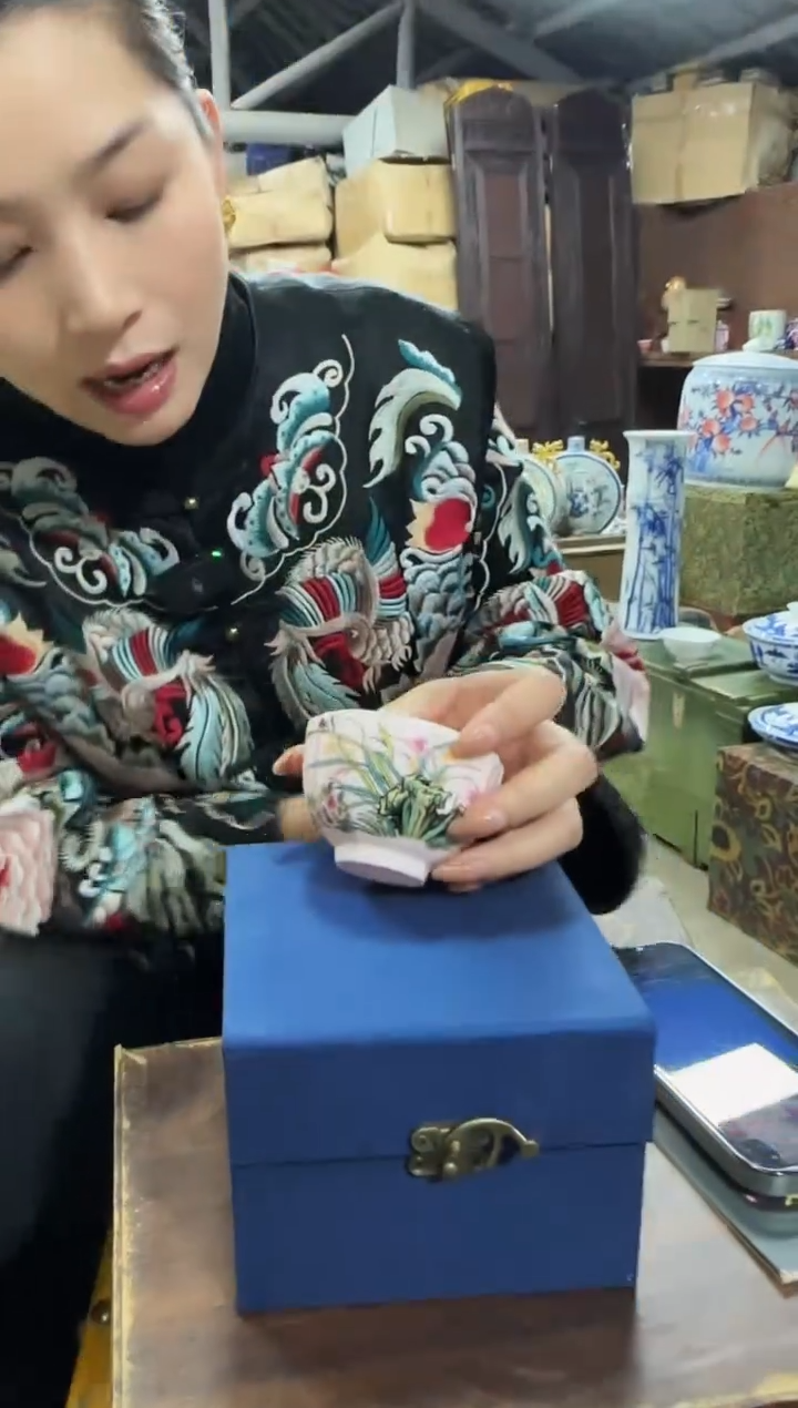 杯子瓷红稀土兰花八角杯