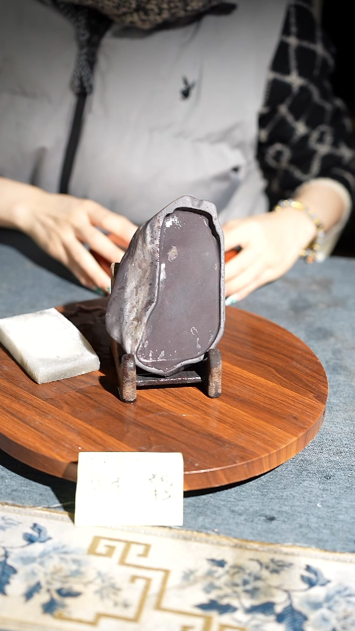 鸿****哲6寸回流纯肉老坑带木盒