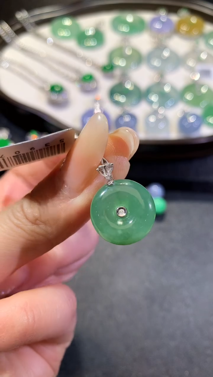 【闪购商品】翡翠吊坠(不含链)18K金镶嵌33-扣子（多样性发货一件