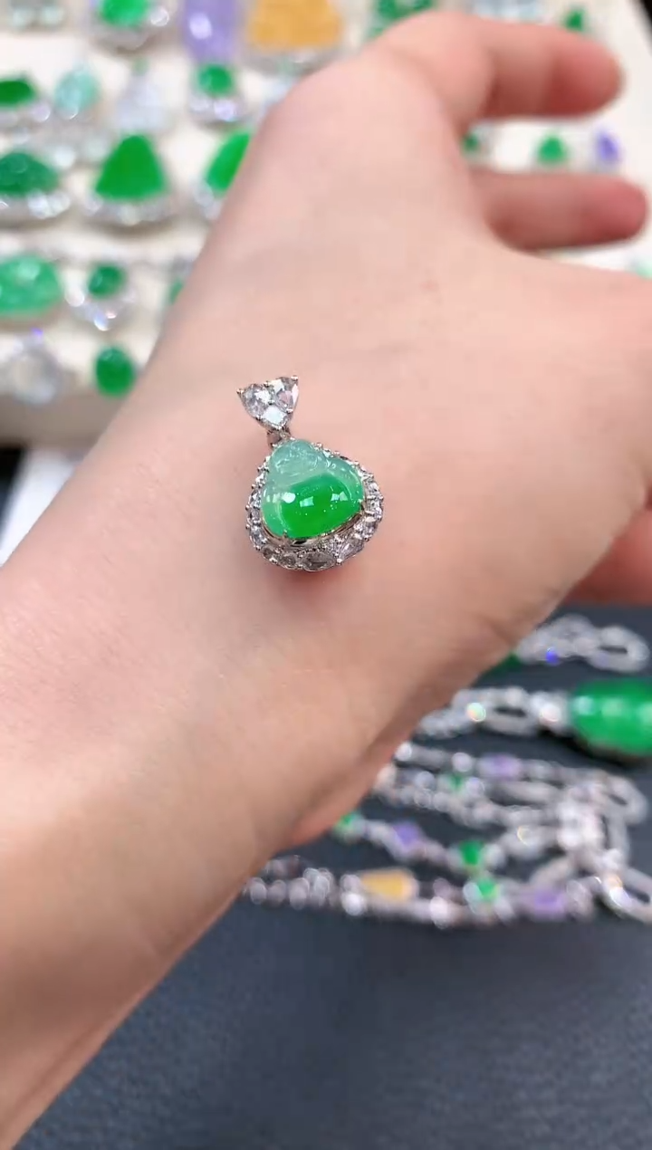 【闪购商品】翡翠吊坠(不含链)18K金镶嵌m41不退换